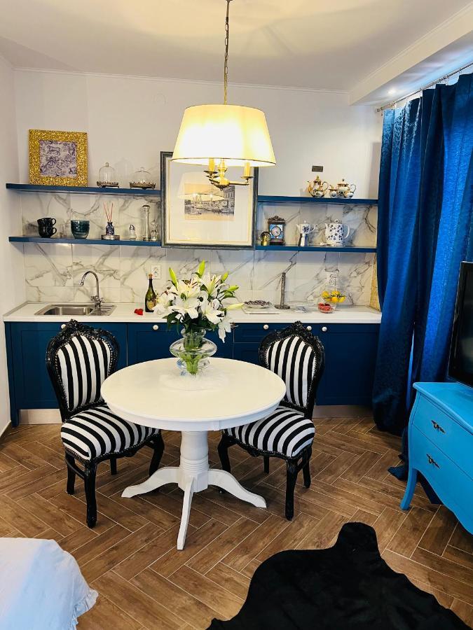 La Dolce Vita Luxury Apartments With Best Free Private Parking In City Center Pula Exterior photo