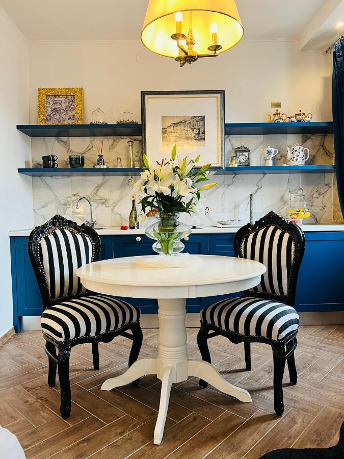 La Dolce Vita Luxury Apartments With Best Free Private Parking In City Center Pula Exterior photo