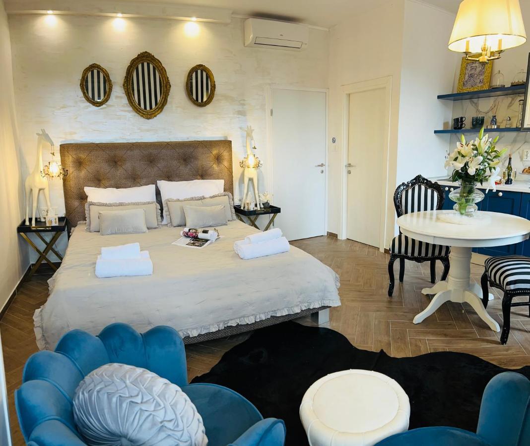 La Dolce Vita Luxury Apartments With Best Free Private Parking In City Center Pula Exterior photo