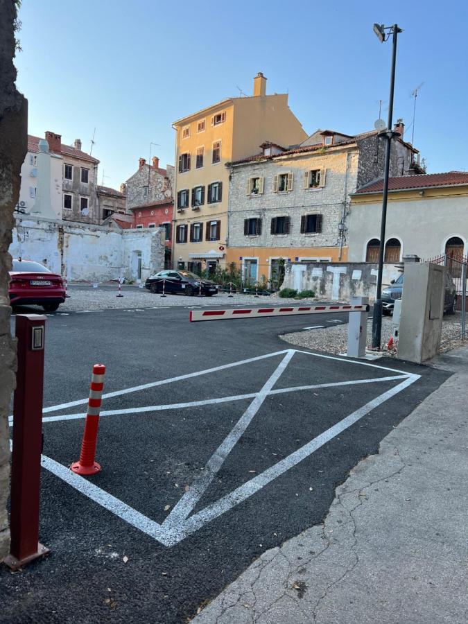 La Dolce Vita Luxury Apartments With Best Free Private Parking In City Center Pula Exterior photo