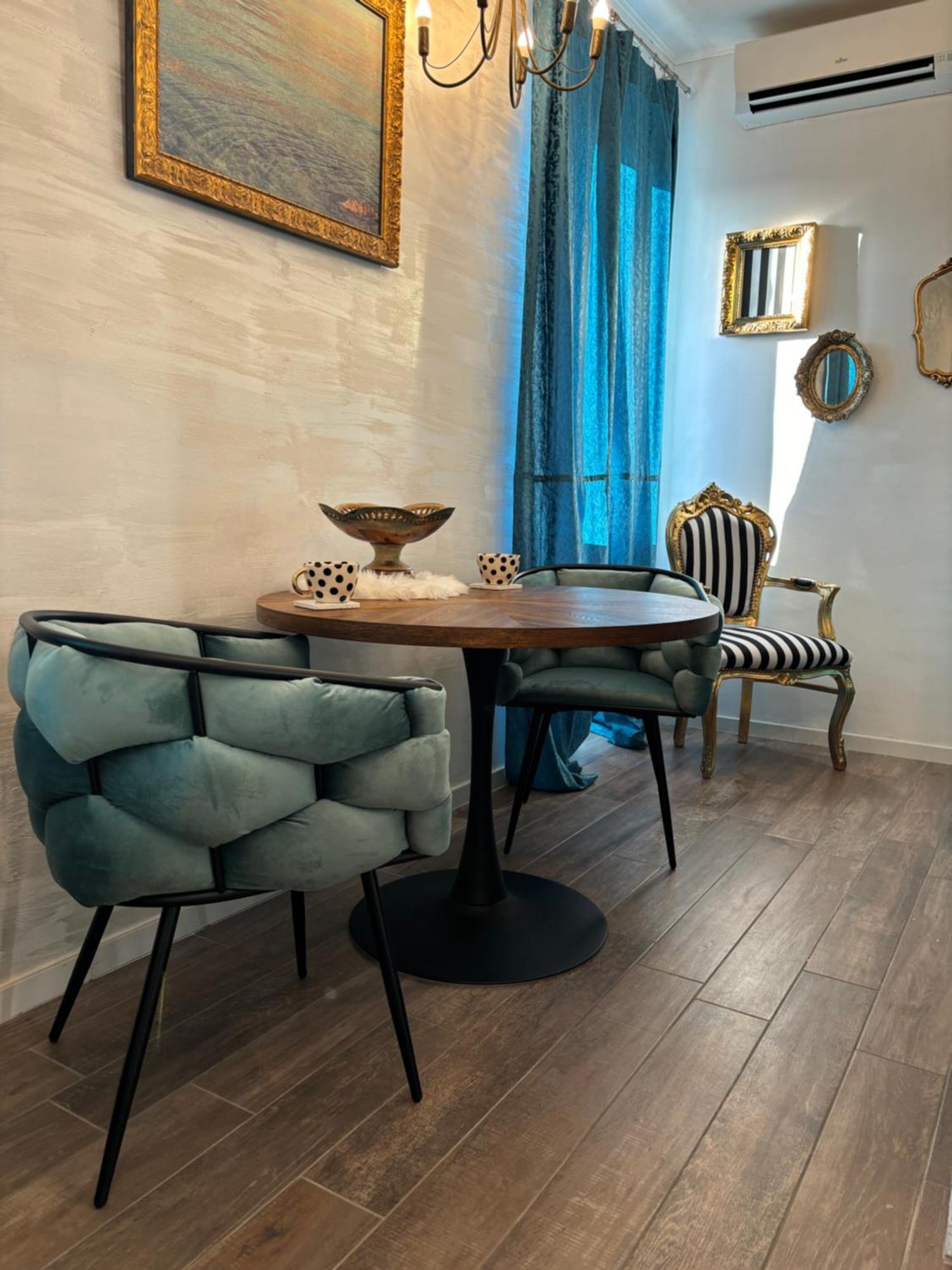 La Dolce Vita Luxury Apartments With Best Free Private Parking In City Center Pula Exterior photo